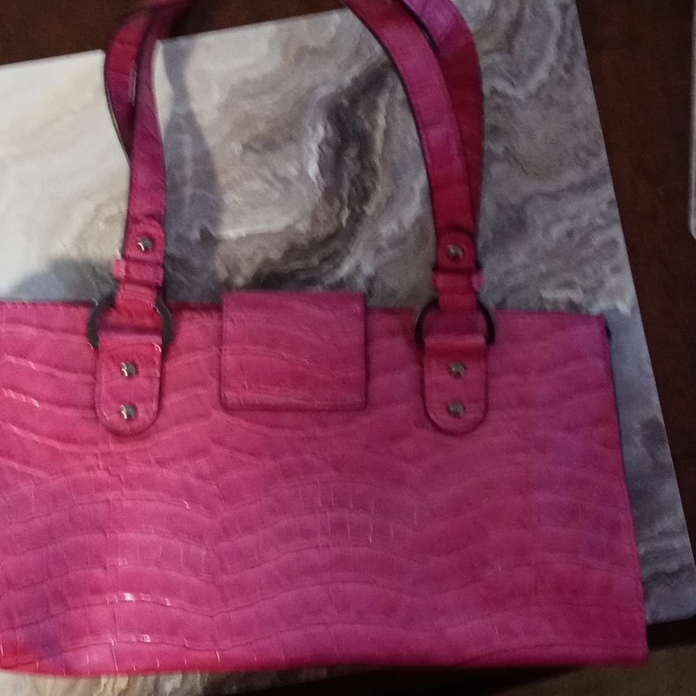 Guess pink faux patent leather purse - Picture 2 of 6